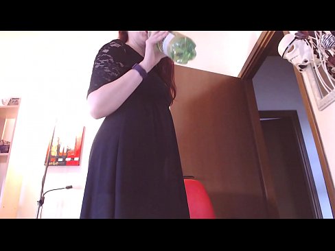 ❤️ Un schiavu sottumessu chì ama i mutandine brutte è luscious hè obligatu à masturbarsi dopu avè vistu stu video! ❌ Sessu di qualità à co.pornobot.ru ❌❤