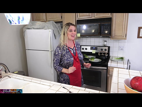 ❤️ Stepmom u munghje in cucina prima di a so data ❌ Sessu di qualità à co.pornobot.ru ❌❤