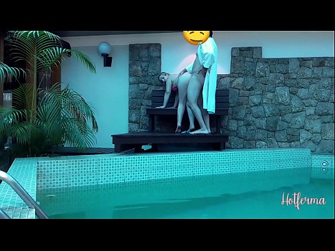 ❤️ Boss invita a cameriera à a piscina, ma ùn pudia resiste à un caldu ❌ Sessu di qualità à co.pornobot.ru ❌❤