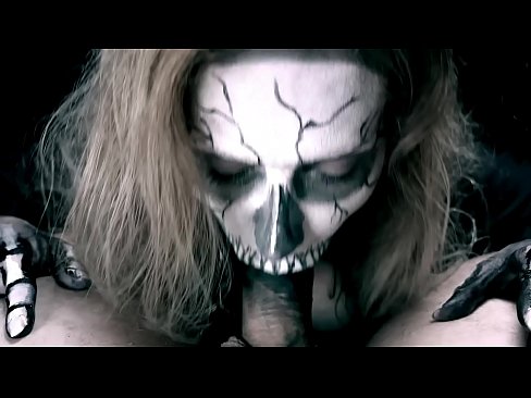 ❤️ Ragazza demonia chì succhia u cazzo cù a so bocca nera è ingoia cum. ❌ Sessu di qualità à co.pornobot.ru ❌❤